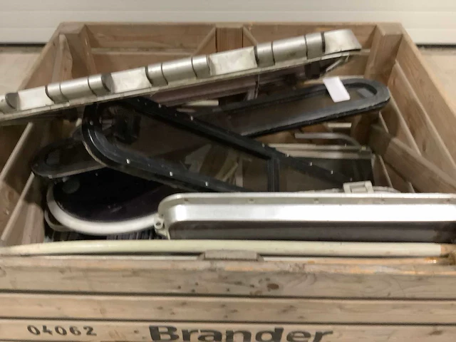 Pallet scheepsramen dekluiken horren diverse maten - afbeelding 3 van  3