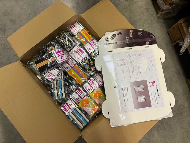 Pallet smokeshirt sigaretten sleeves - afbeelding 1 van  4