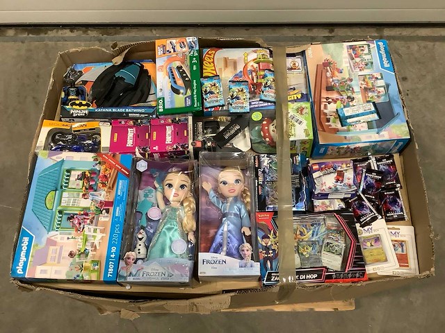 Pallet speelgoed - o.a lego, playmobil en pokemon - afbeelding 1 van  10