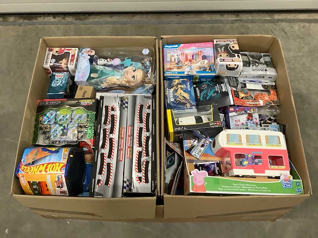 Pallet speelgoed - o.a lego, playmobil en pokemon - afbeelding 1 van  8