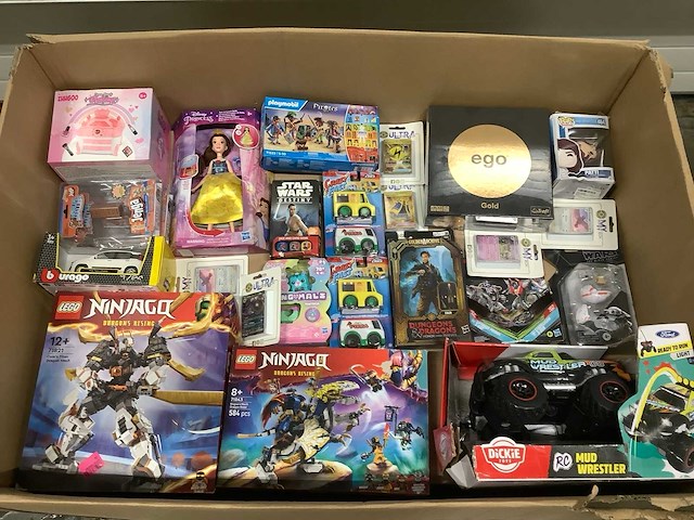 Pallet speelgoed - o.a lego, playmobil en pokemon - afbeelding 1 van  8