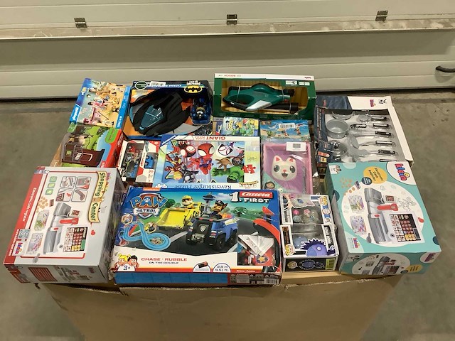 Pallet speelgoed - o.a lego,playmobil en schleich - afbeelding 1 van  9