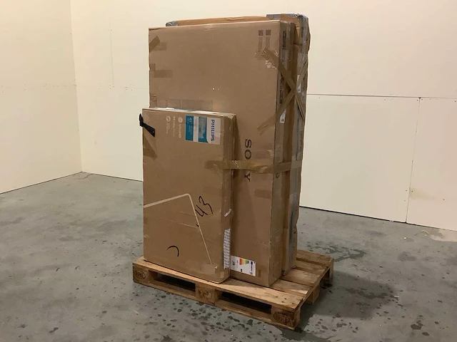 Pallet televisies retourgoederen - 4 items - afbeelding 1 van  7