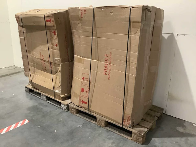 Pallet televisies retourgoederen - 4 items - afbeelding 1 van  5