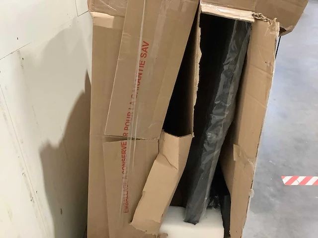 Pallet televisies retourgoederen - 4 items - afbeelding 4 van  5