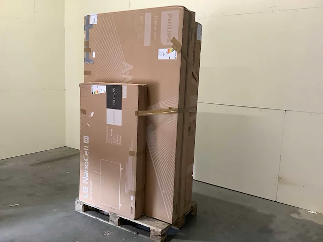 Pallet televisies retourgoederen - 4 items - afbeelding 1 van  6