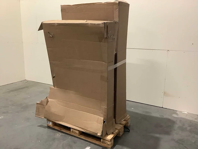 Pallet televisies retourgoederen - 4 items - afbeelding 1 van  4