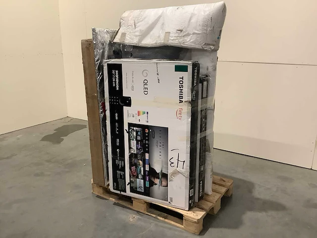 Pallet televisies retourgoederen - 7 items - afbeelding 1 van  8