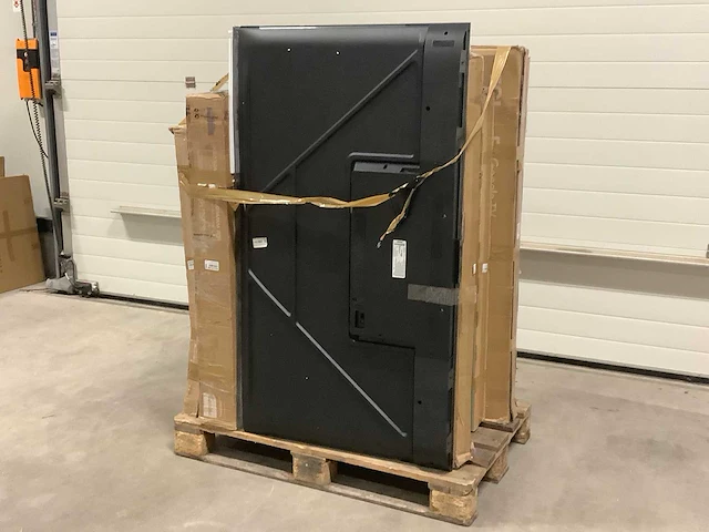 Pallet televisies retourgoederen - 8 items - afbeelding 1 van  8