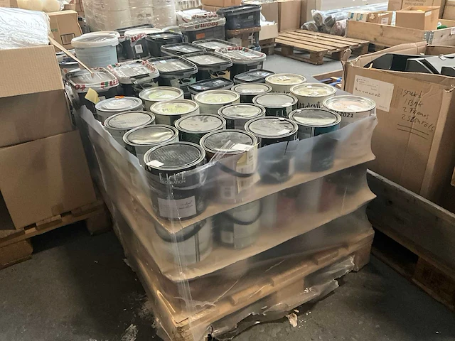 Pallet verf - afbeelding 1 van  8