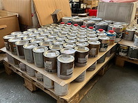 Pallet verf - afbeelding 1 van  9