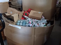 Pallet vol met decoratie en kerst inc pallet - afbeelding 2 van  11