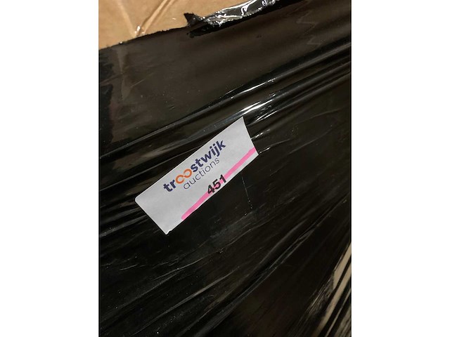 Pallet vol met huishoudelijke- en tuinartikelen. - afbeelding 4 van  4