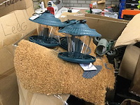 Pallet vol met huishoudelijke- tuinartikelen - afbeelding 3 van  6