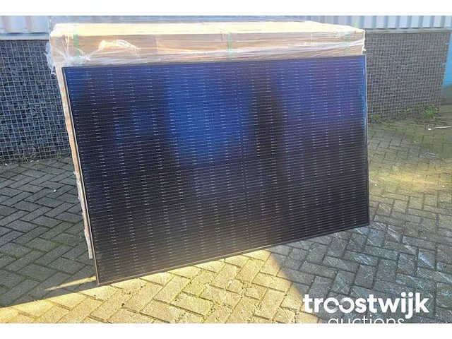 Pallet zonnepanelen - afbeelding 1 van  10