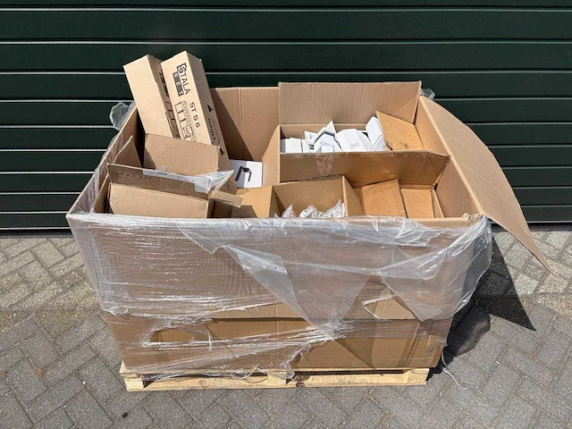 Palletbox bouwmarktartikelen - afbeelding 2 van  4