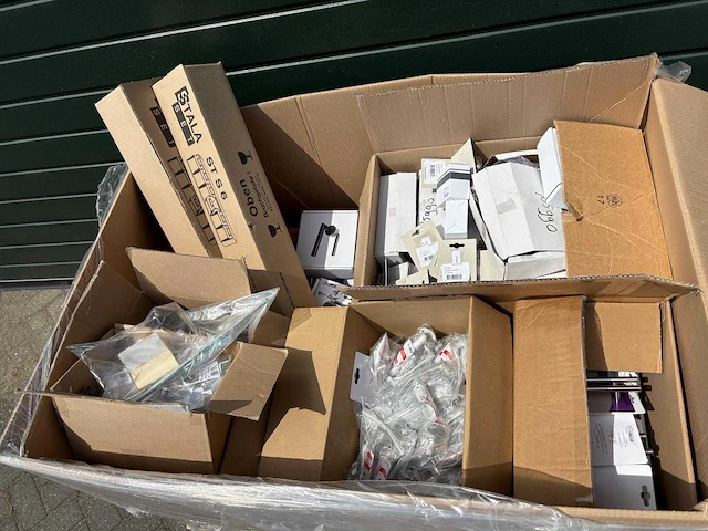 Palletbox bouwmarktartikelen - afbeelding 4 van  4