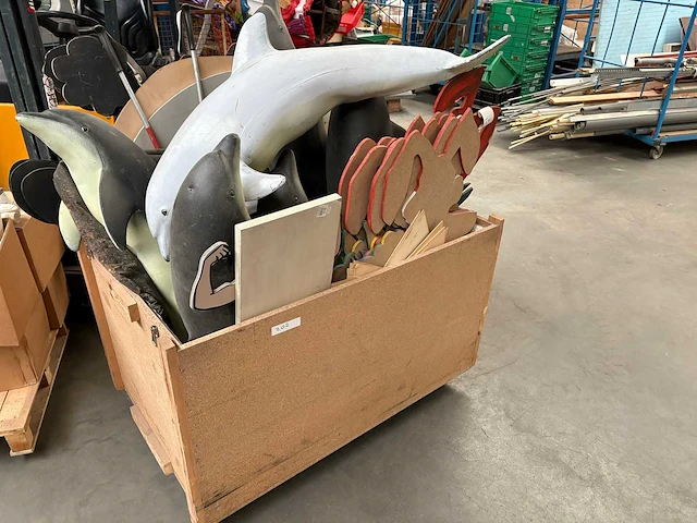 Palletbox decoratiematerialen - afbeelding 1 van  3
