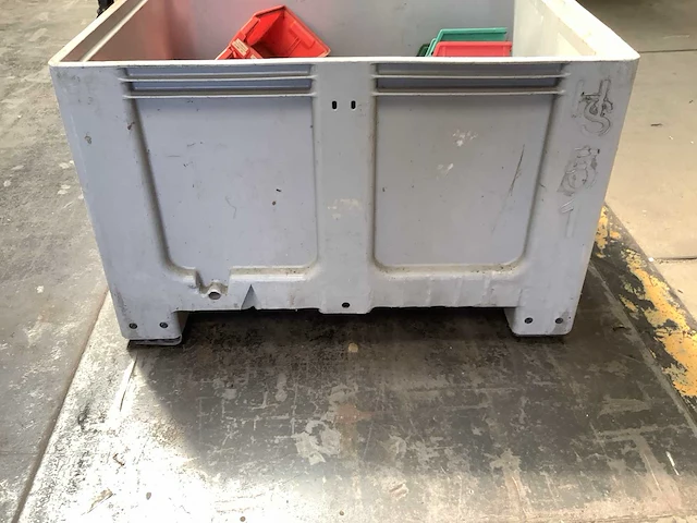 Palletbox met inhoud - afbeelding 3 van  4