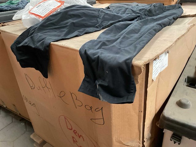 Palletbox trousers - afbeelding 2 van  2