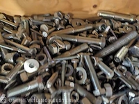 Palletkist met grote partij bouten , moeren ringen enz - afbeelding 7 van  7