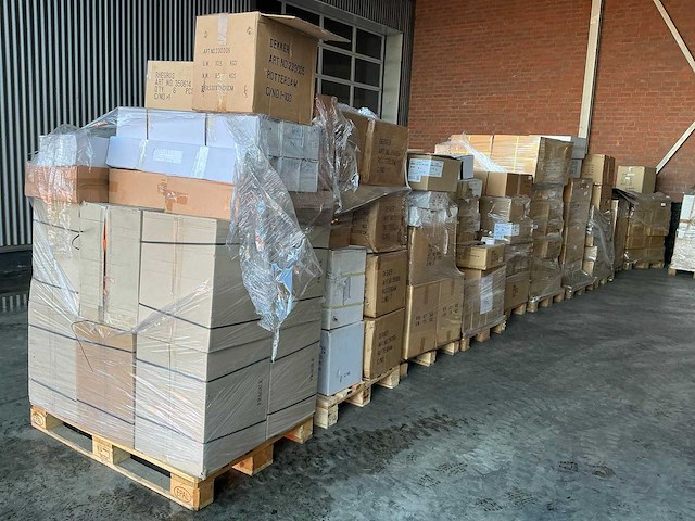 Pallets diverse keukenaccessoires - afbeelding 9 van  37