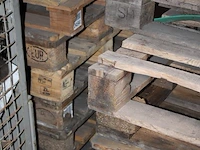 Pallets en opzetranden in diverse maten en uitvoeringen circa 40 pallets voornamelijk euro en circa 30 opze... - afbeelding 3 van  4