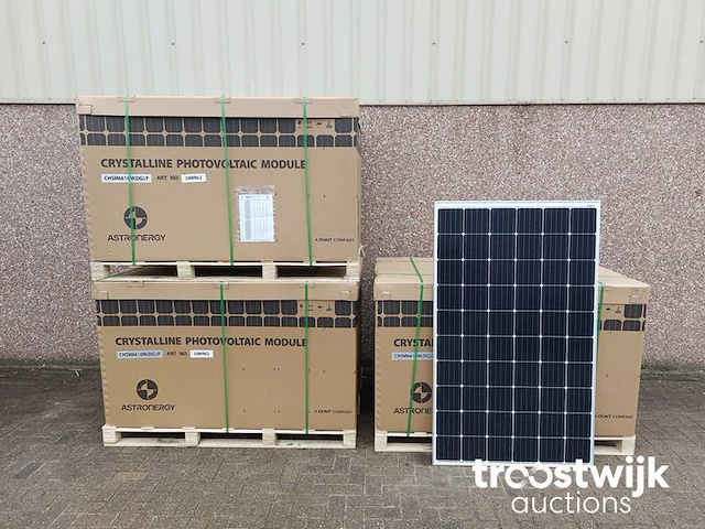 Pallets met 31 astronergy chsm6610m(dg)/f-310 glas-glas zonnepanelen - afbeelding 1 van  5