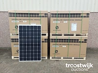 Pallets met 31 astronergy chsm6610m(dg)/f-310 glas-glas zonnepanelen - afbeelding 1 van  6
