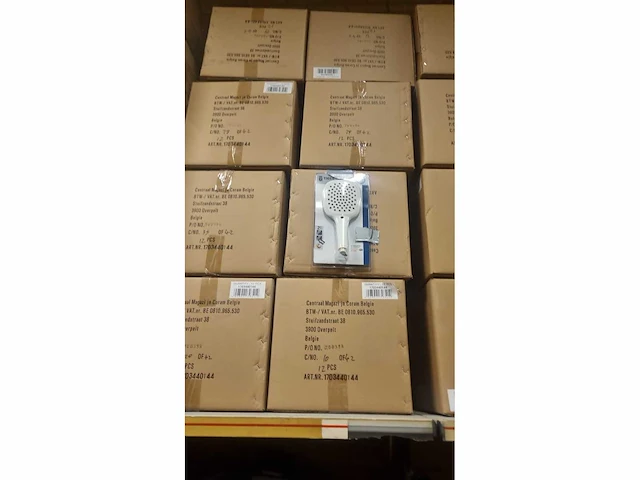 Pallets met diverse sanitair artikelen (19x) - afbeelding 14 van  39