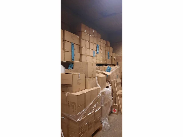 Pallets met diverse sanitair artikelen (19x) - afbeelding 30 van  39