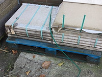 Pallets met keramische tuintegels (8x) - afbeelding 3 van  6