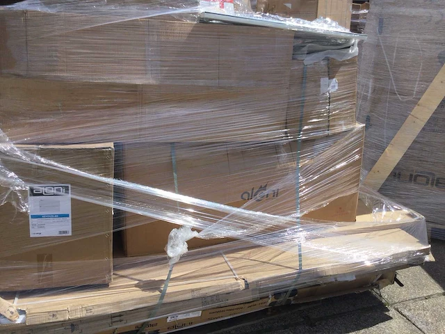 Pallets met sanitair (20x) - afbeelding 2 van  22