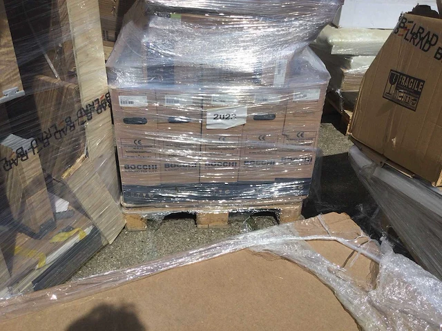 Pallets met sanitair (20x) - afbeelding 7 van  22