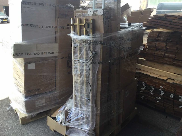 Pallets met sanitair (20x) - afbeelding 9 van  22