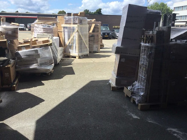 Pallets met sanitair (20x) - afbeelding 10 van  22