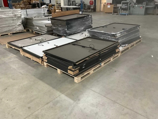 Pallets met zonnepaneel (6x) - afbeelding 10 van  17
