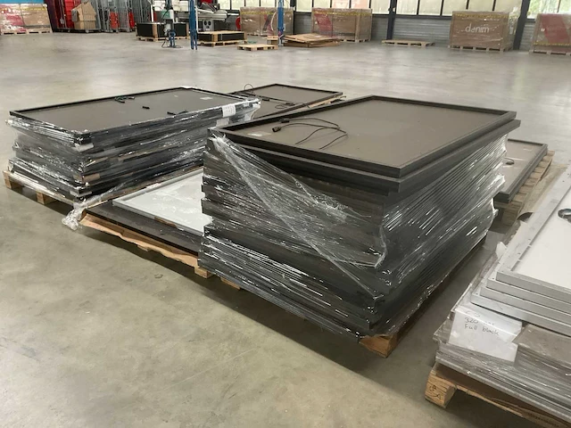 Pallets met zonnepaneel (6x) - afbeelding 12 van  17