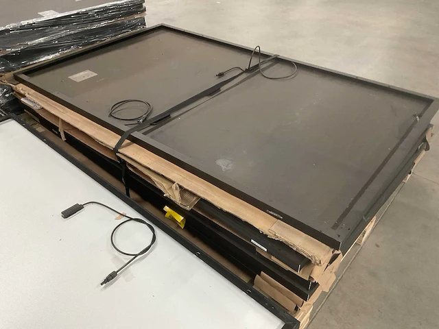 Pallets met zonnepaneel (6x) - afbeelding 17 van  17