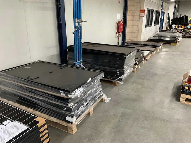 Pallets met zonnepaneel (6x) - afbeelding 10 van  18