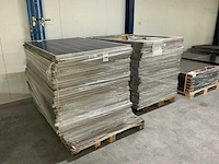 Pallets met zonnepanelen (3x) - afbeelding 1 van  10