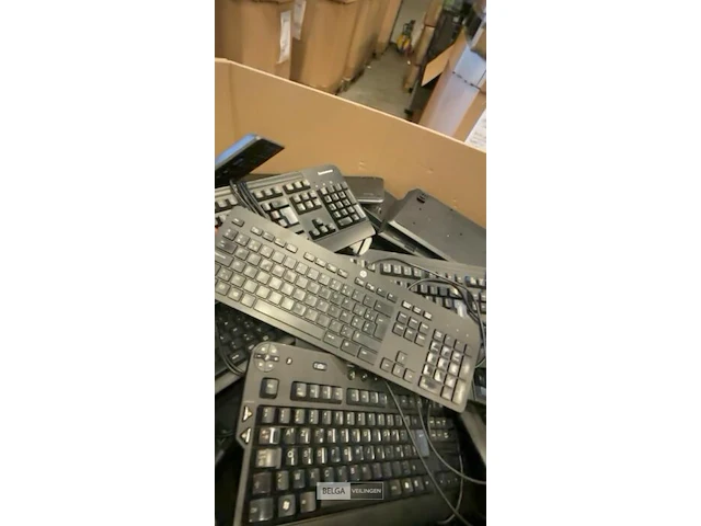 Pallets toetsenborden, werking onbekend, aantal onbekend (per pallet) - afbeelding 3 van  6
