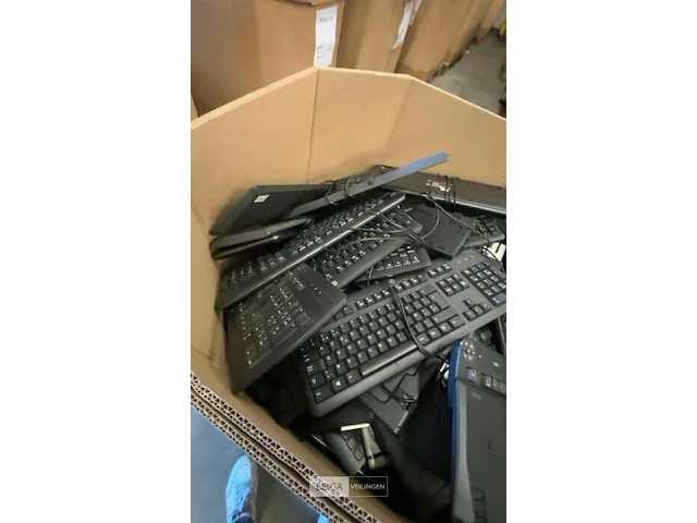 Pallets toetsenborden, werking onbekend, aantal onbekend (per pallet) - afbeelding 4 van  6