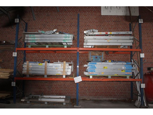 Palletstelling bestaande uit 3 staanders met hoogte 400 cm en 8 liggers met lengte 270 cm. let op: ophalen ... - afbeelding 1 van  3