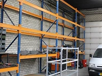 Palletstelling bestaande uit 5 staanders met afmeting ca. 110 x 450 cm en 32 liggers met lengte 300 cm. - afbeelding 2 van  3