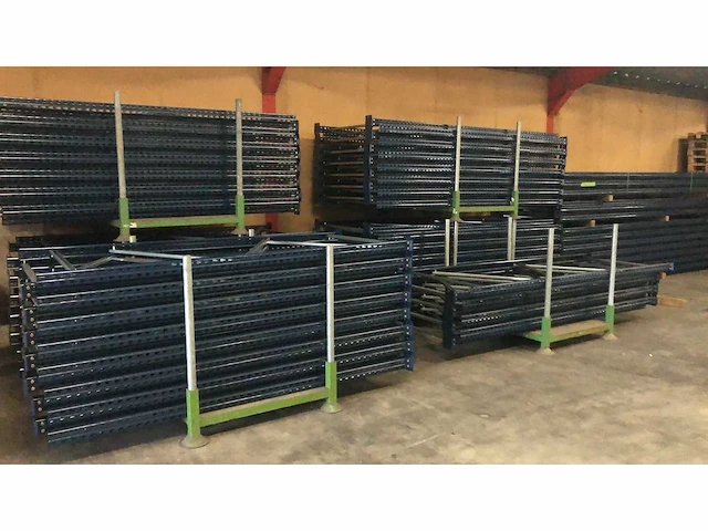 Palletstelling grote partij zeer netjes. gedemonteerd - afbeelding 2 van  11
