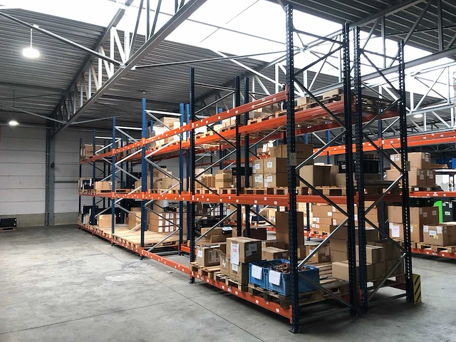 Palletstelling grote partij zeer netjes. gedemonteerd - afbeelding 1 van  11