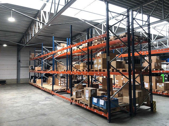 Palletstelling grote partij zeer netjes. gedemonteerd - afbeelding 1 van  10