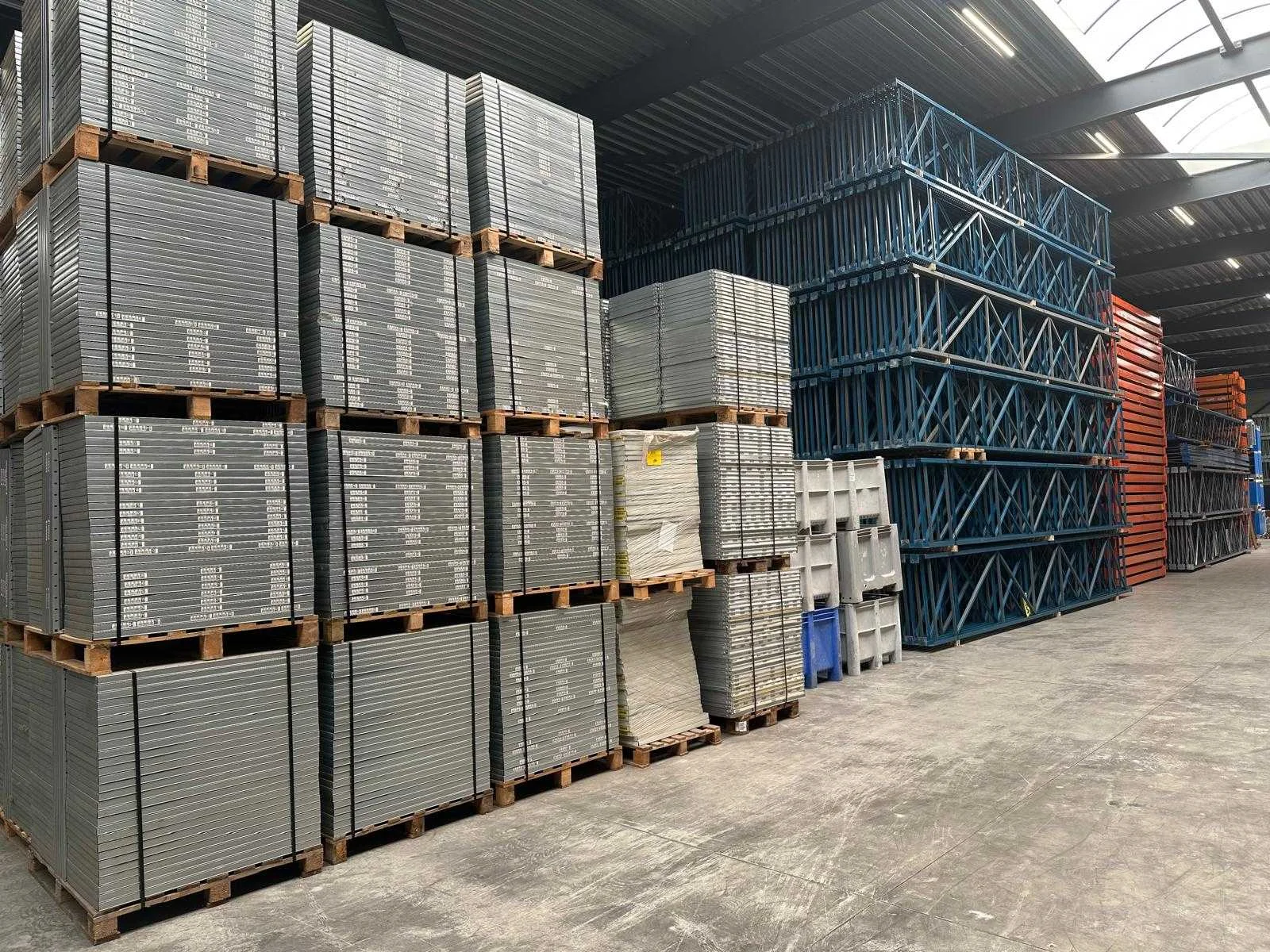 Palletstelling, legbordstelling, magazijnstelling en magazijn toebehoren