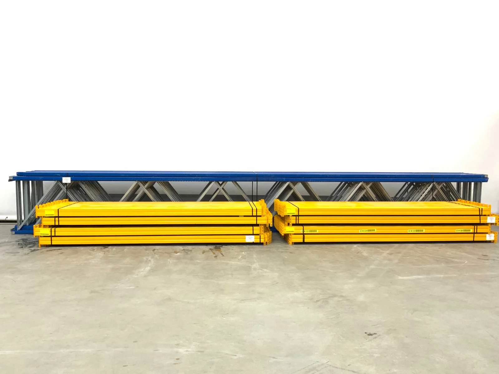 Palletstellingen, legbordstelling, magazijninventaris en gereedschap